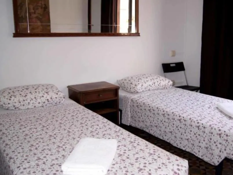 Pension Arosa Barcelona 2*,  Spain